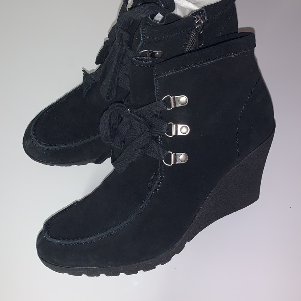 MIA Wedge Booties 8.5